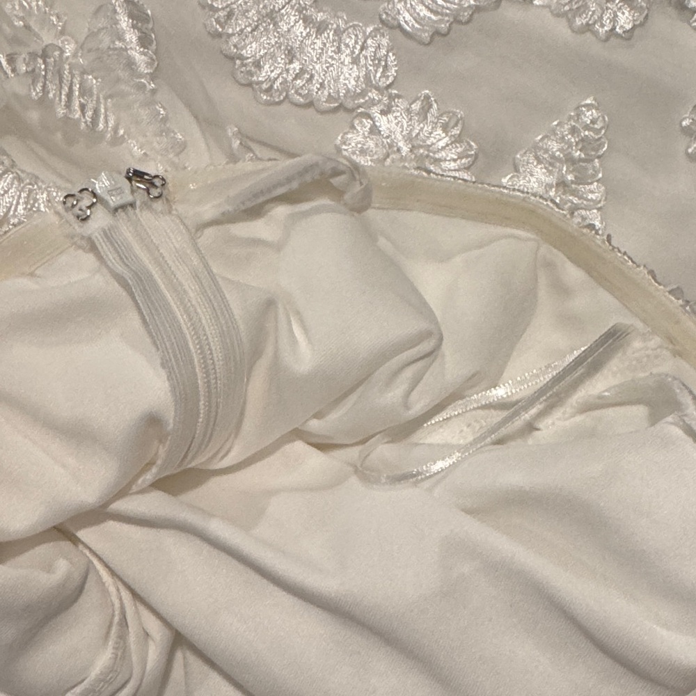 Leilani Strapless White Lace Midi Dress - Picture 5 of 8